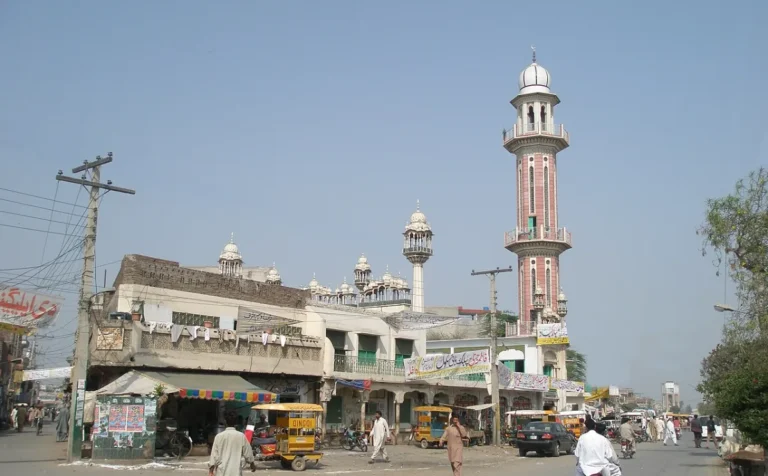 Noor Masjid and main road in Daska city, Sialkot district – Germany study consultant for Daska students